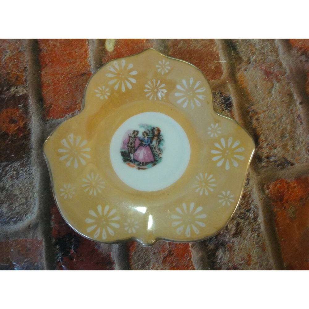 vintage Japan Stamped leaf‎ shape saucer plate with man woman art estate find
